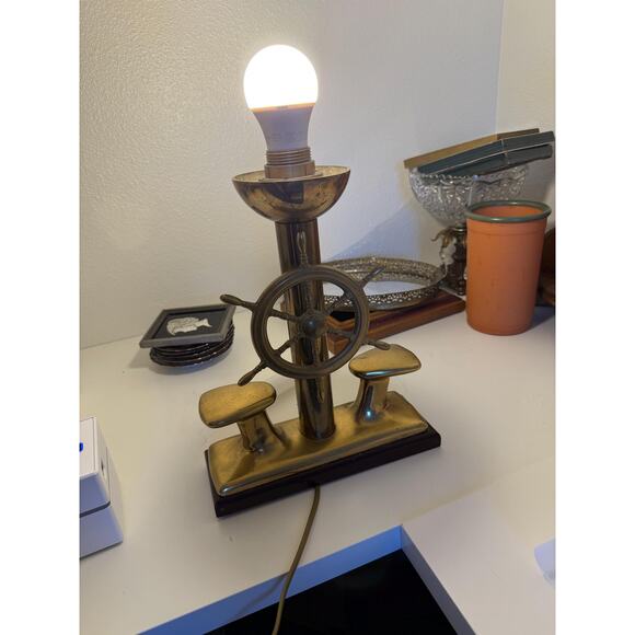 Italian Foresti and Suardi Captain's Boat Anchor Lamp - Solid Brass & Teak Wood - Picture 7 of 7